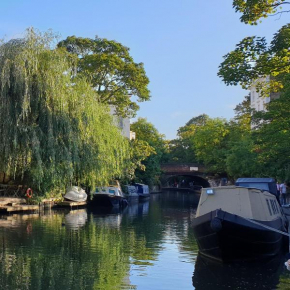 Peaceful House by Regents Canal